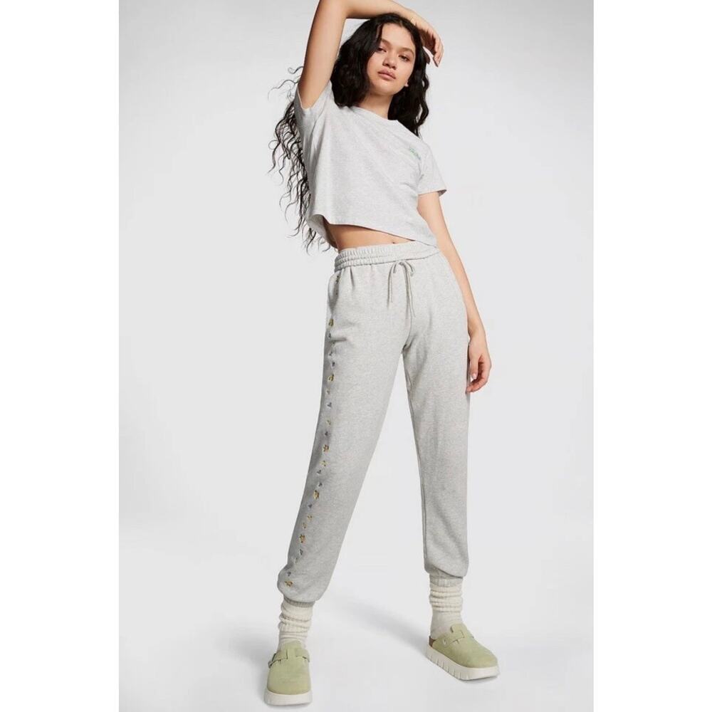 Pink Ivy Fleece Slim  Embroidered Flower Joggers